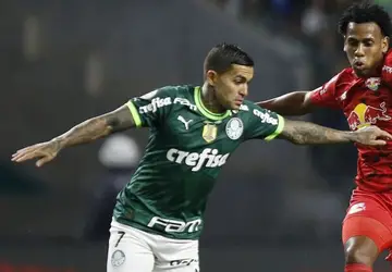 Bragantino arranca empate e impede Palmeiras de assumir ponta