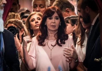 Cristina Kirchner pede para Argentina 