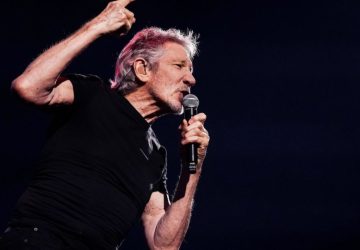 Roger Waters é investigado por polícia alemã por usar uniforme 