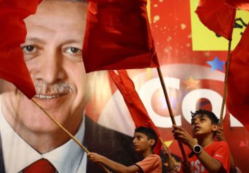 Deterioração democrática, expansionismo, refugiados: os significados de mais uma vitória de Erdogan