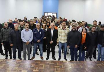 Posse de 55 novos servidores municipais fortalece equipe administrativa