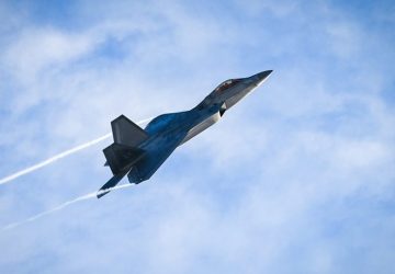 EUA mobilizam caças F-22 no Oriente Médio devido à tensão com a Rússia na região