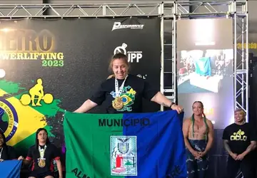 Atleta Suzana Fanini, de Almirante Tamandaré, brilha e conquista título de Campeã Brasileira de Powerlifting