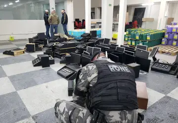 Polícia Militar apreende mais de 100 máquinas caça-níqueis em Curitiba