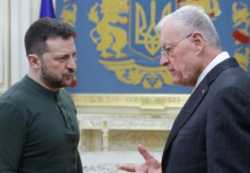 EUA advertem Zelensky a 