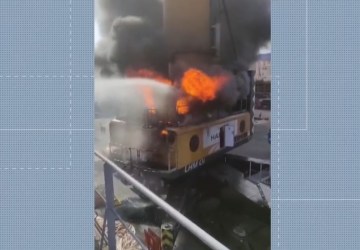 VÍDEO: Guindaste pega fogo e trabalhador fica preso a 15 metros de altura no Porto de Paranaguá