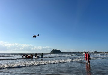 Bombeiros encontram corpo de adolescente que desapareceu no mar em Guaratuba