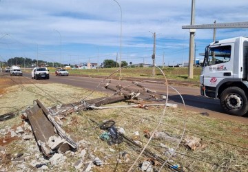 VÍDEO: PRF apreende cerca de 30 mil maços de cigarro estrangeiro após perseguir carro roubado por 20 km no Paraná