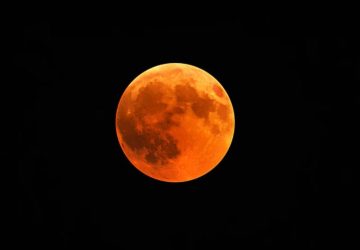 Eclipse lunar total poderá ser visto do Brasil nesta sexta; saiba como observar