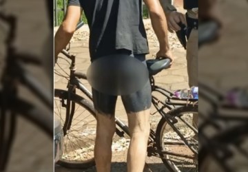 Ciclista encontrado na rua apenas com camiseta e shorts preto pintado no próprio corpo no PR pode pegar até um ano de prisão, se condenado