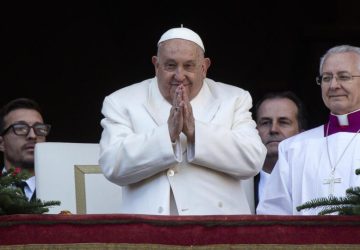 Com melhora gradual, papa Francisco completa 30 dias de internação