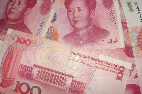 China usa mais yuan do que dólar em transações internacionais pela primeira vez