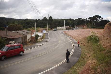 Prefeitura entrega obra de pavimentação da Rua José Real Prado