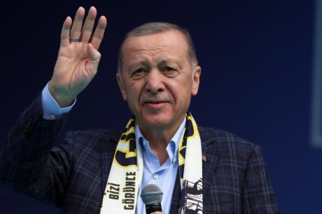 Erdogan anuncia que Turquia matou líder do Estado Islâmico na Síria