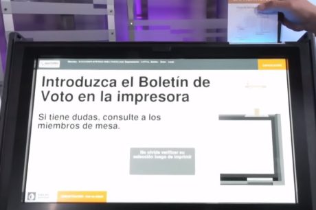 O Paraguai adotou urna eletrônica com voto impresso. Qual foi o resultado?