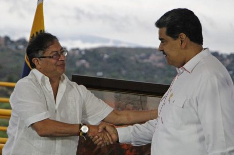 Nicolás Maduro e seu novo aliado: Gustavo Petro