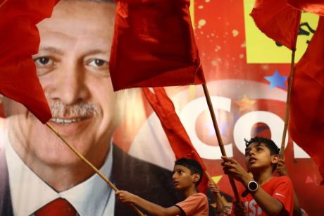 Deterioração democrática, expansionismo, refugiados: os significados de mais uma vitória de Erdogan