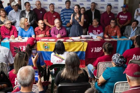 Oposição venezuelana inicia processo de candidatura para eleições primárias de outubro