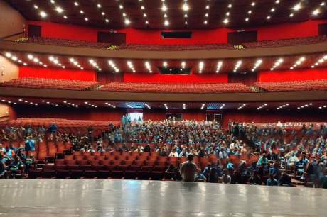 Estudantes de Almirante Tamandaré têm dia especial no Teatro Guaíra com apresentação da Escola de Dança