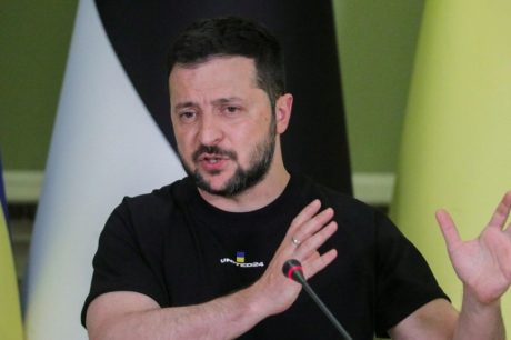 Após pressão de líderes africanos, Zelensky cobra retirada de tropa russa para 