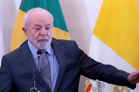 Lula vai tentar convencer Ortega a libertar bispo preso na Nicarágua e suavizar resolução da OEA