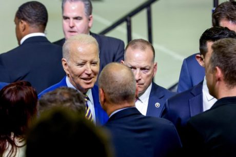 Biden anunciará envio de bombas de fragmentação à Ucrânia