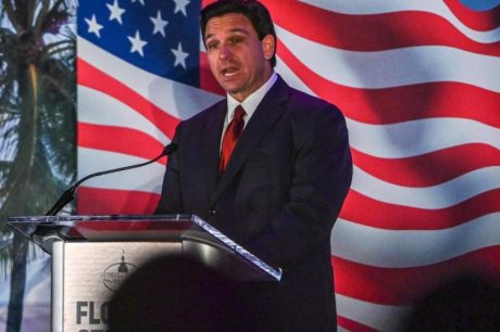 DeSantis despenca e aparece quase 40 pontos percentuais atrás de Trump em pesquisa