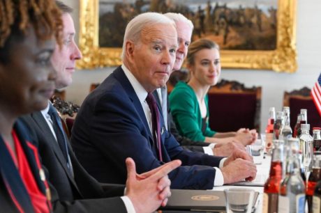 Biden avalia enviar à Ucrânia mísseis de longo alcance ATACMS