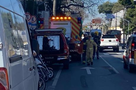 Esquadrão Antibombas da verifica encomenda suspeita nos Correios de Curitiba