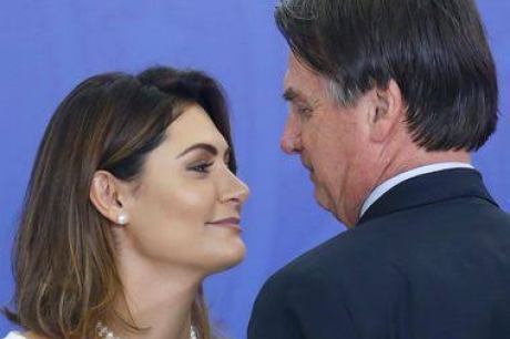 Michelle Bolsonaro será intimada a depor à Polícia Federal 